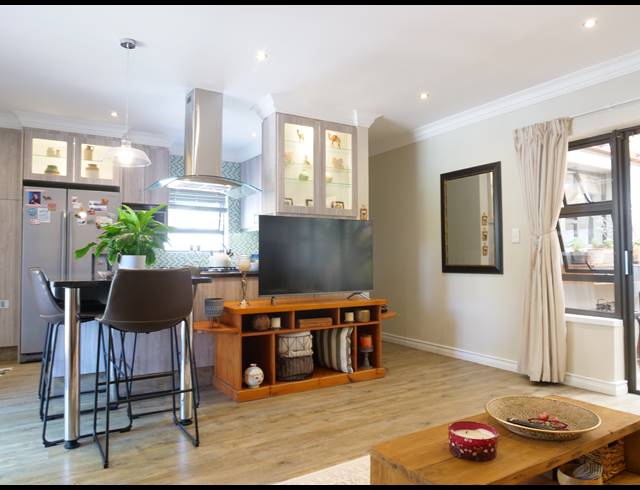 2 BEDROOM SEMI DETACHED RENTED IN ELFINDALE